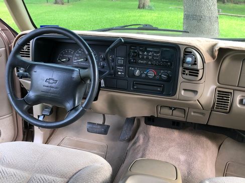 Used 1997 Chevrolet Silverado 1500 2WD Extended Cab w/ Preferred Equipment Group 2 image 9