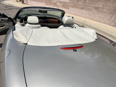 Used 2001 Jaguar XK8 Convertible image 15