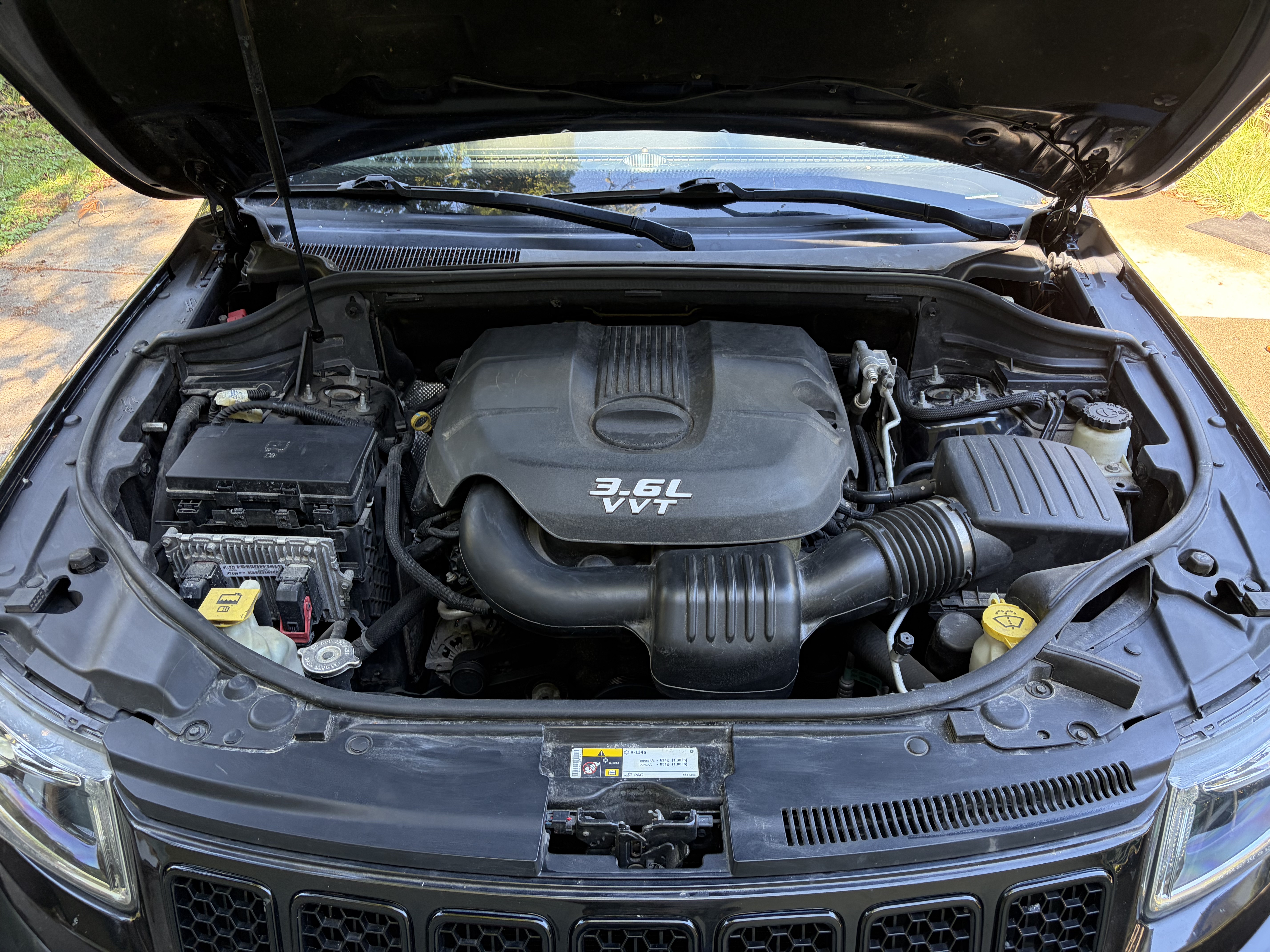 Used 2014 Jeep Grand Cherokee Limited AWD/4WD image 9
