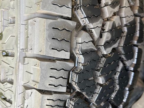 Used 2021 Jeep Gladiator Sport image 15