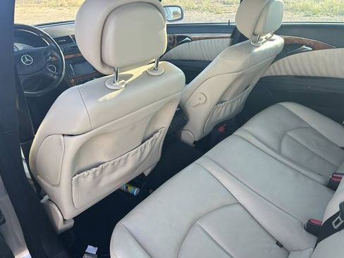 Used 2009 Mercedes-Benz E 350 Sedan image 8