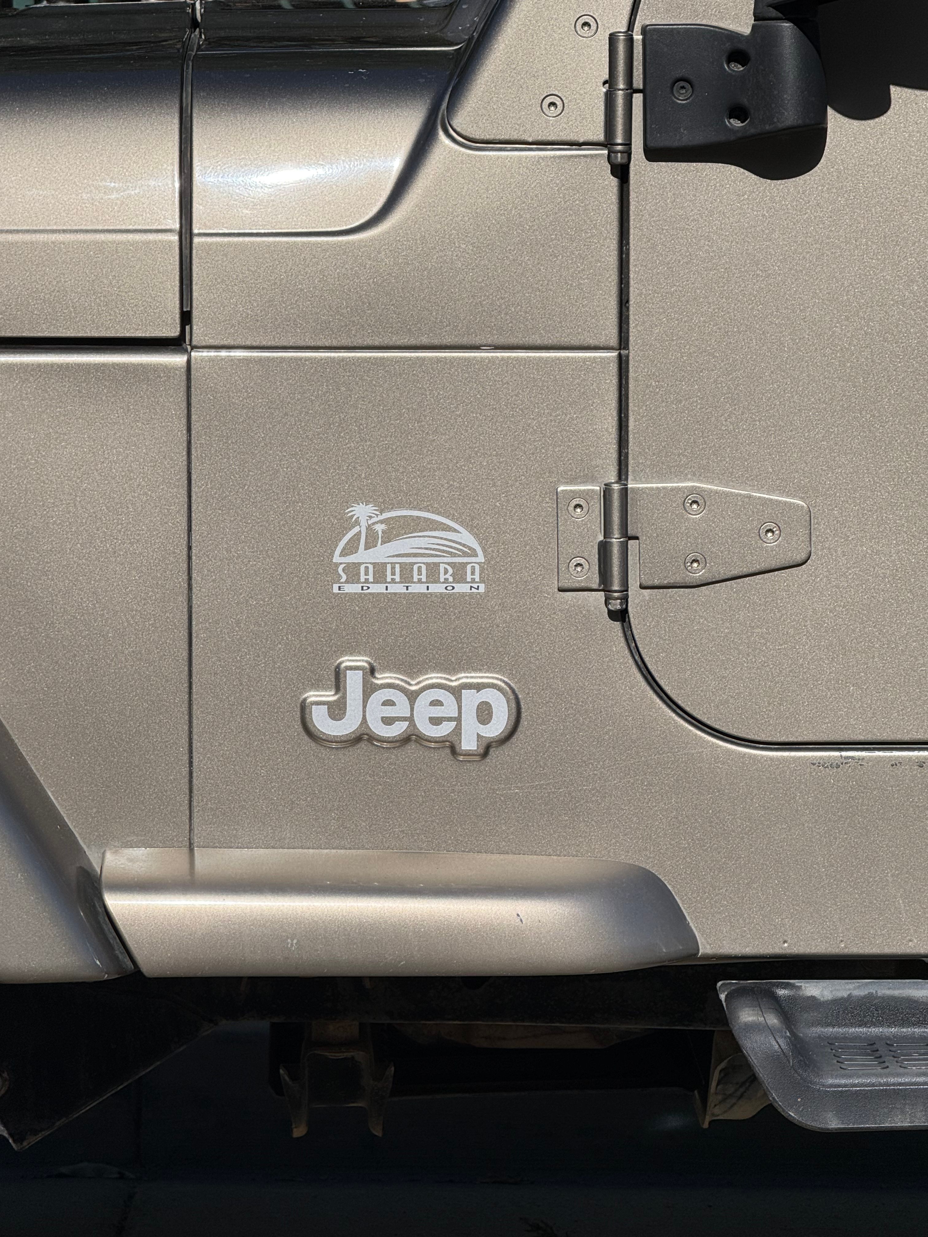 Used 2003 Jeep Wrangler Sahara AWD/4WD image 2