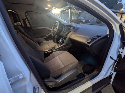 Used 2015 Ford Focus SE image 15