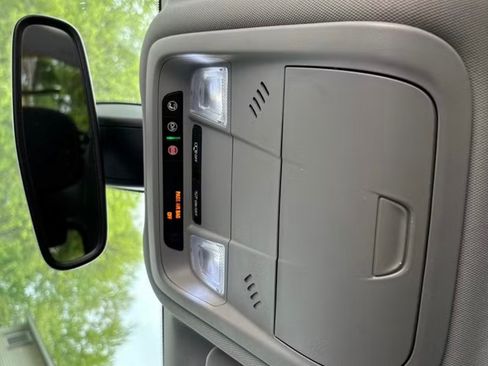 Used 2019 GMC Terrain SLE w/ Driver Convenience Package image 16