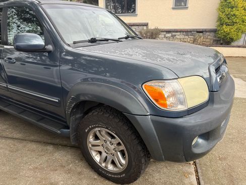 Used 2005 Toyota Sequoia Limited image 1