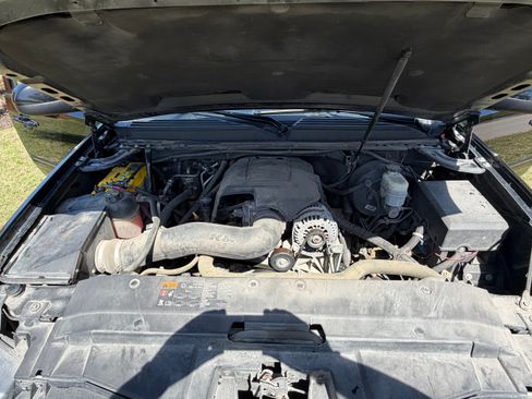 Used 2014 Chevrolet Tahoe LT image 17