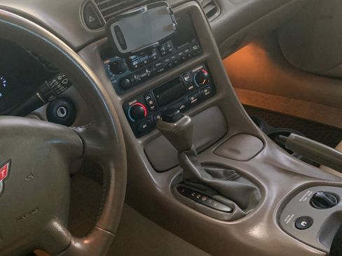 Used 2003 Chevrolet Corvette Coupe w/ Preferred Equipment Group image 5