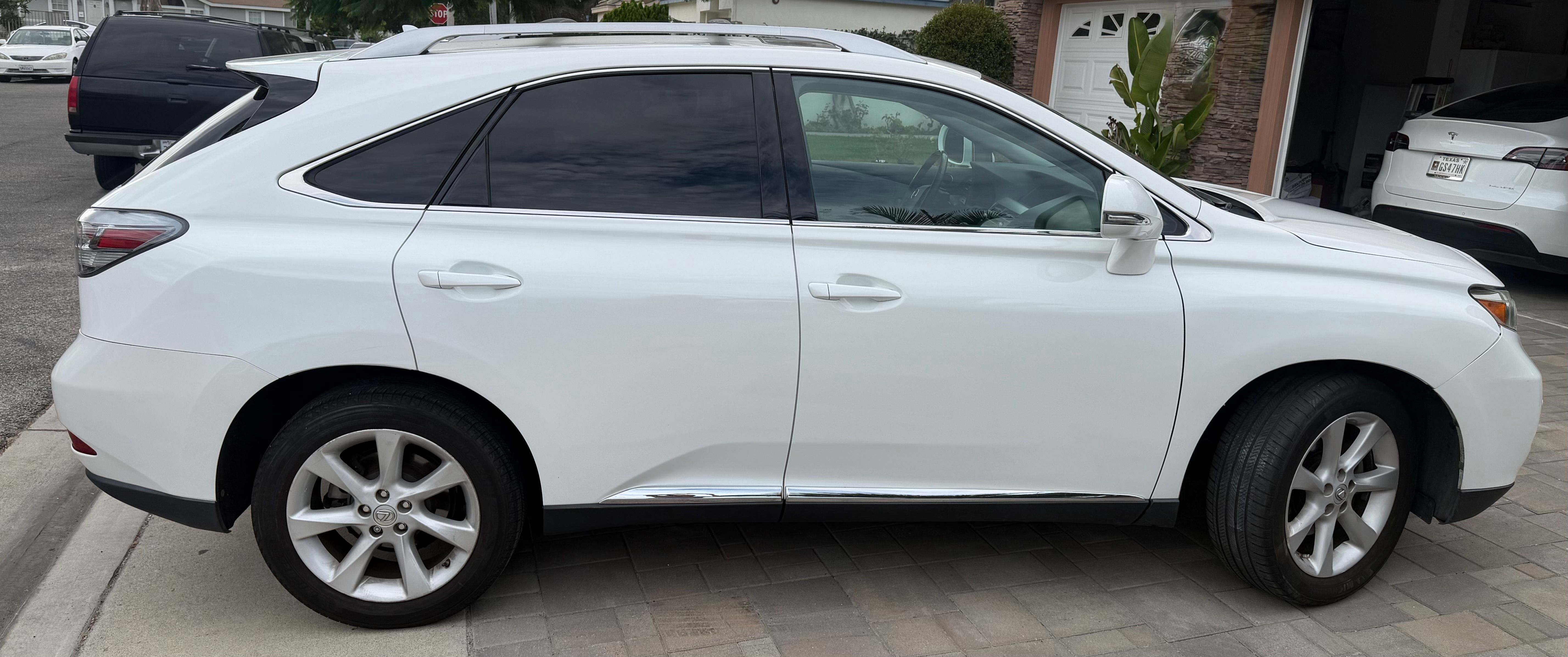 Used 2012 Lexus RX 350 FWD w/ Premium Pkg image 1