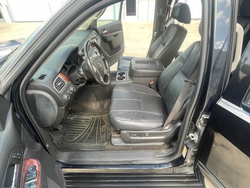 Used 2012 GMC Yukon SLT w/ SLT Chrome Package image 11