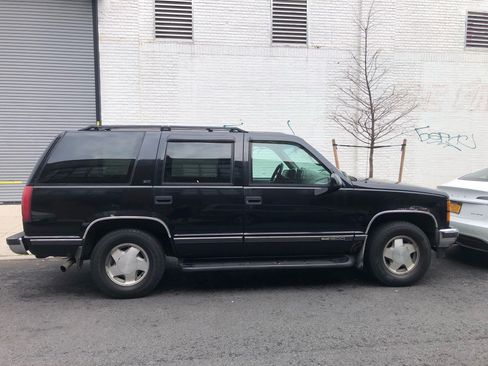 Used 1995 GMC Yukon 4WD 4-Door image 1