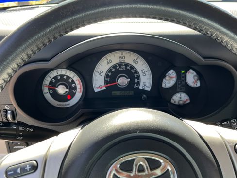 Used 2012 Toyota FJ Cruiser 4WD image 15