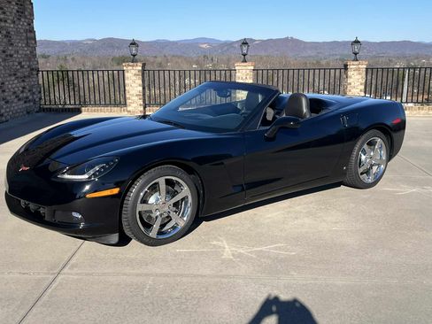 Used 2010 Chevrolet Corvette Convertible 2D w/ Preferred Equipment Group image 2