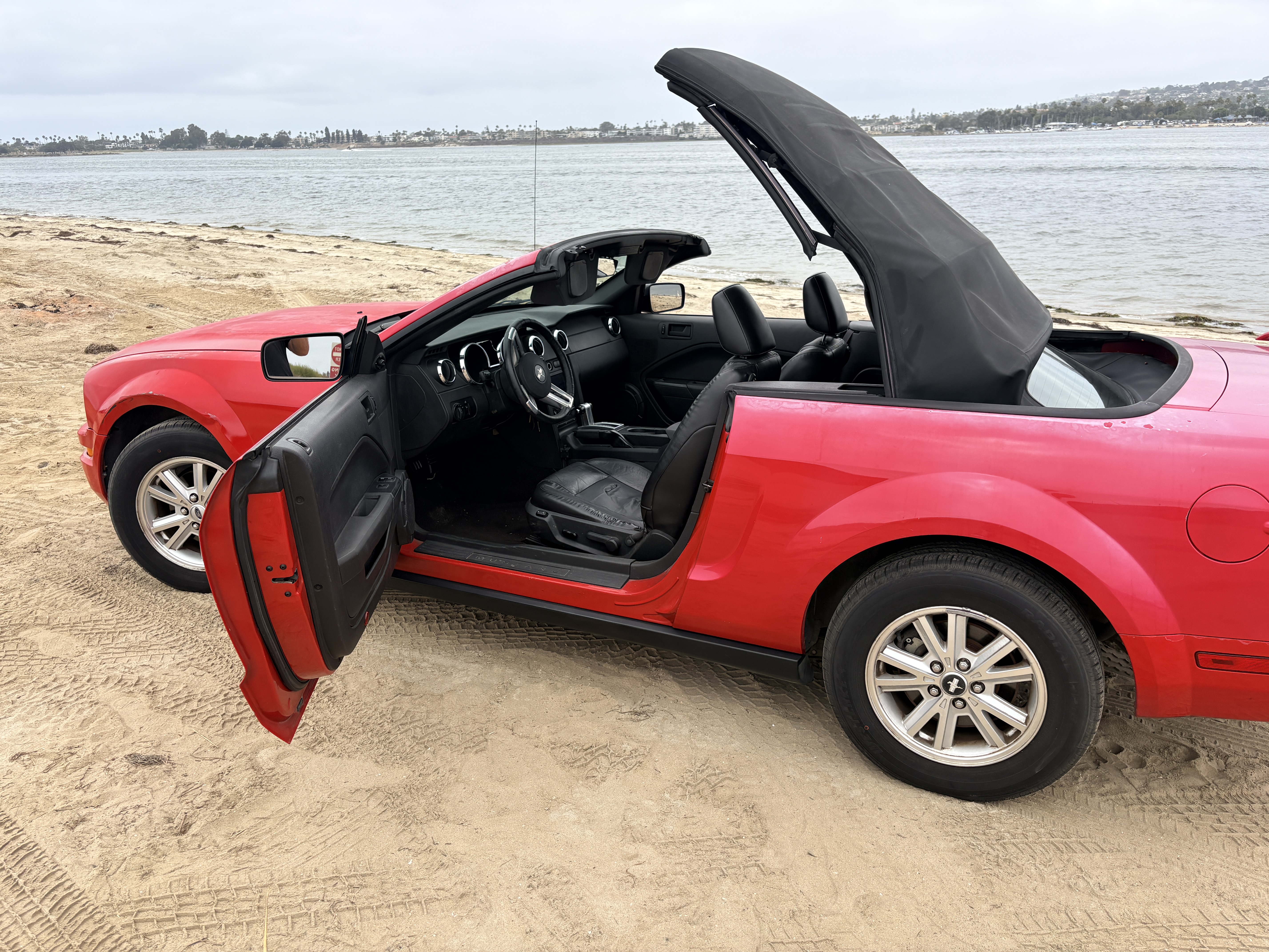 Used 2006 Ford Mustang Convertible RWD image 9
