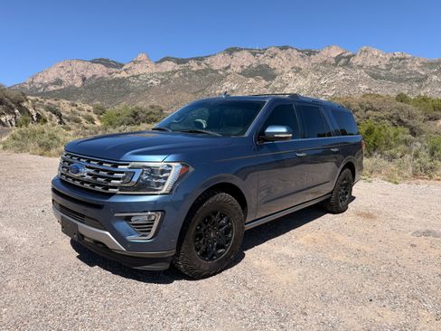 Used 2018 Ford Expedition Max Limited w/ Equipment Group 302A AWD/4WD image 2