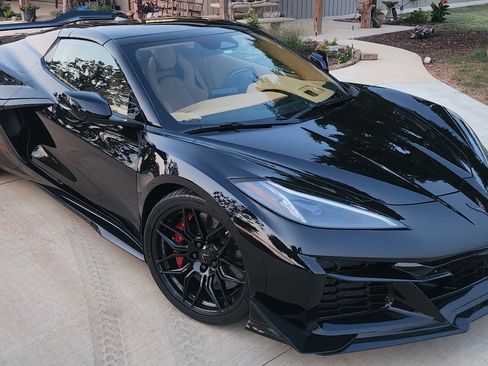 Used 2025 Chevrolet Corvette Z06 w/ Z07 Performance Package RWD image 11