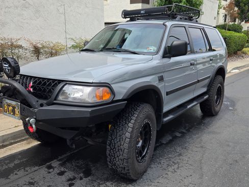 Used 2000 Mitsubishi Montero Sport LS image 11