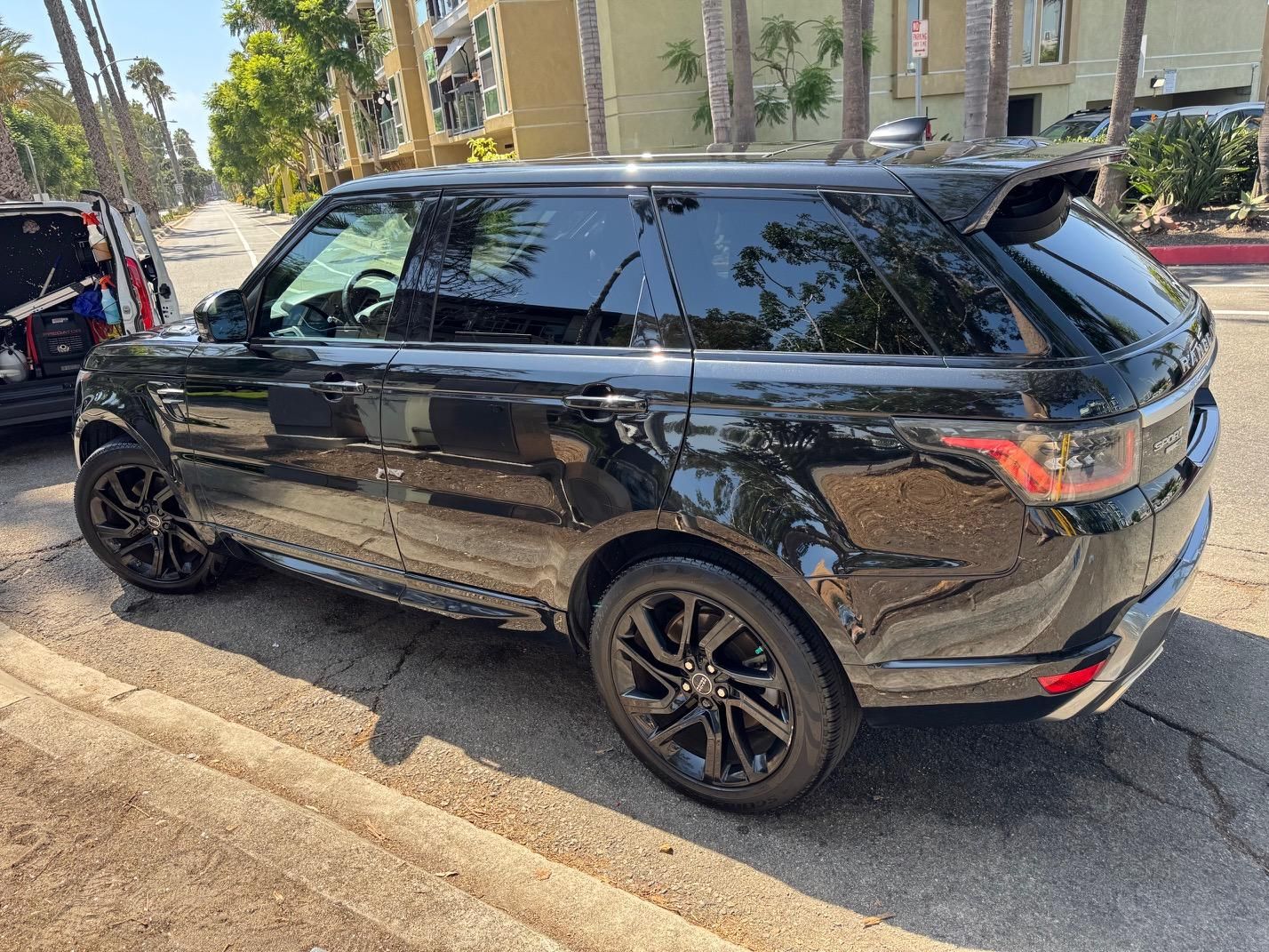 Used 2018 Land Rover Range Rover Sport HSE AWD/4WD image 6