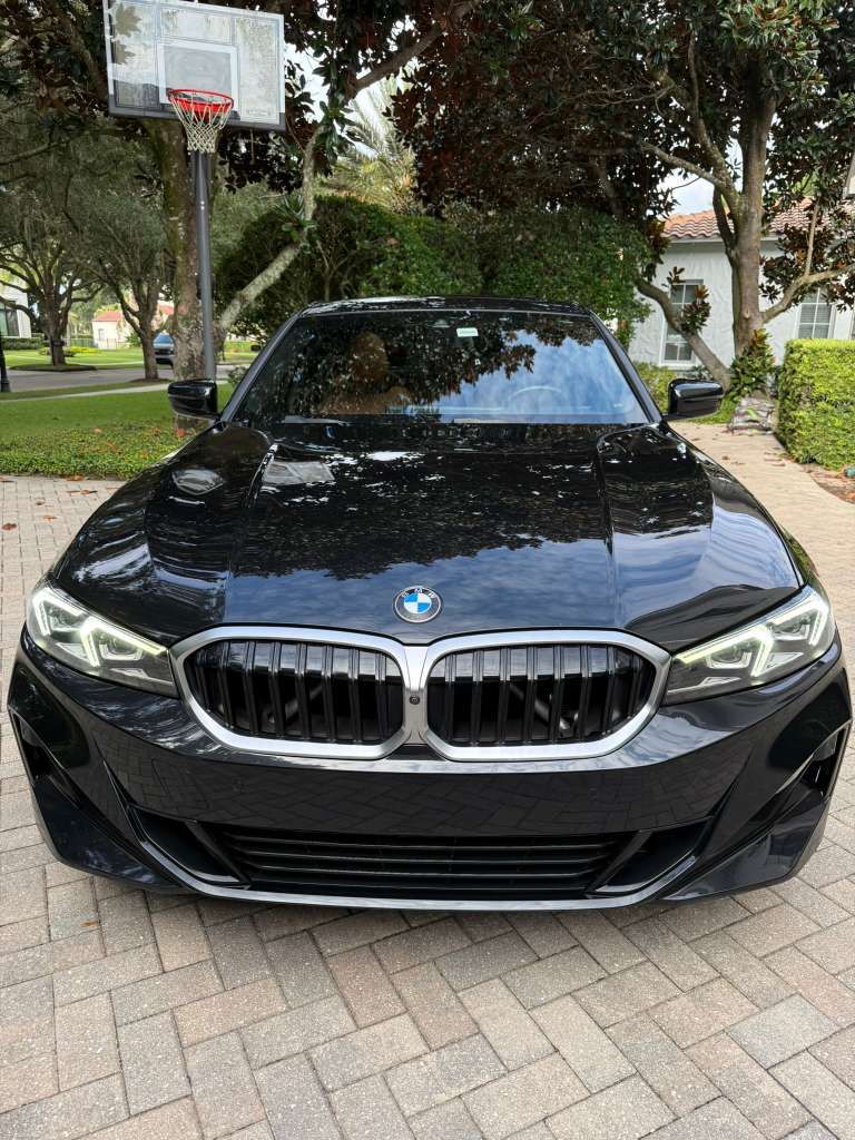Used 2023 BMW 330i Sedan w/ Premium Package RWD image 1