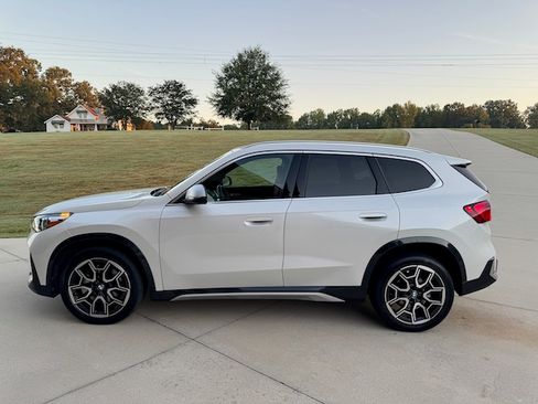 Used 2023 BMW X1 xDrive28i w/ Premium Package AWD/4WD image 5