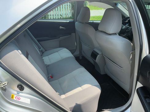 Used 2014 Toyota Camry FWD image 16