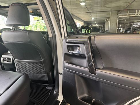 Used 2024 Toyota 4Runner TRD Off-Road Premium image 17