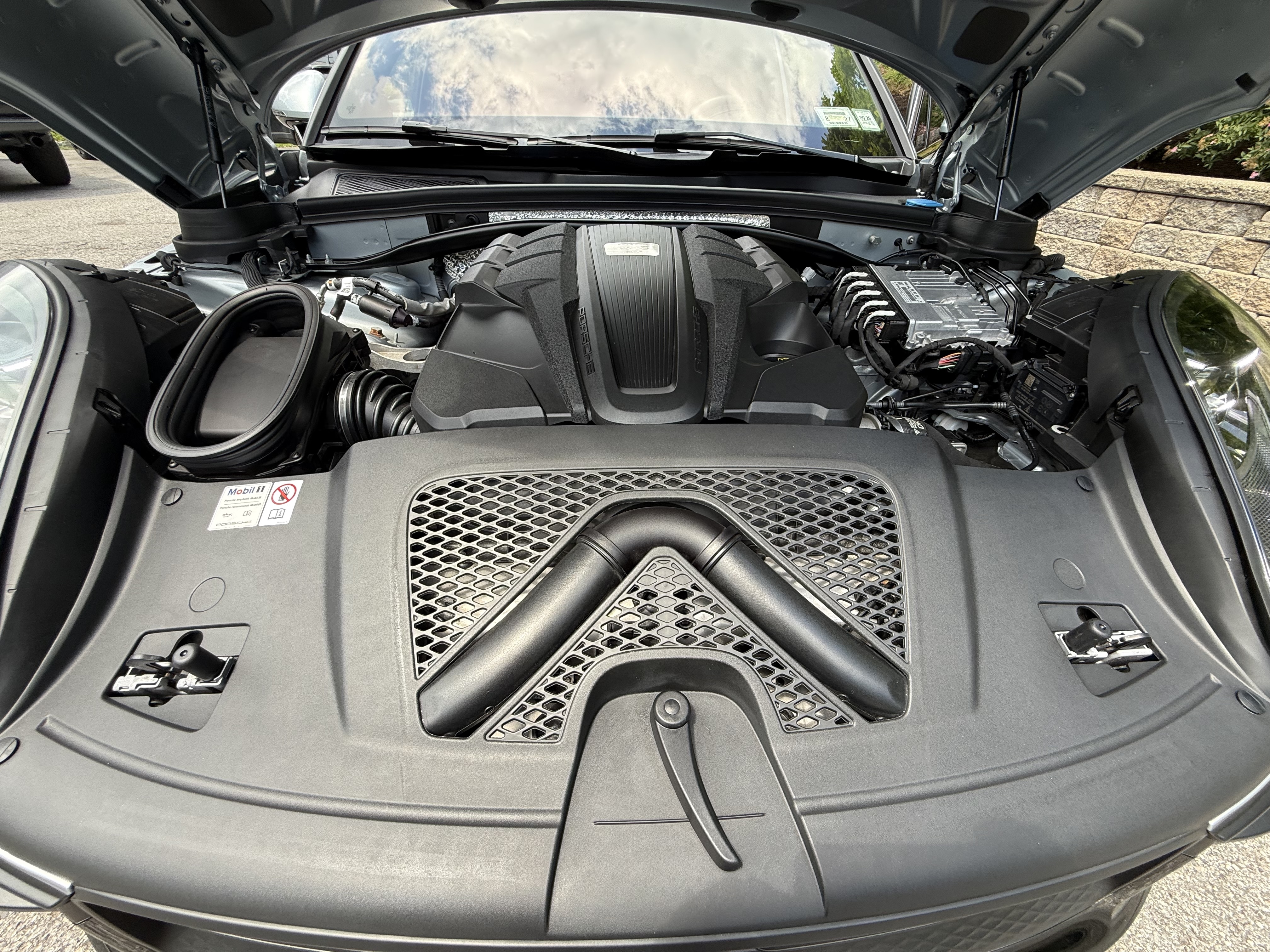 Used 2024 Porsche Macan GTS AWD/4WD image 30