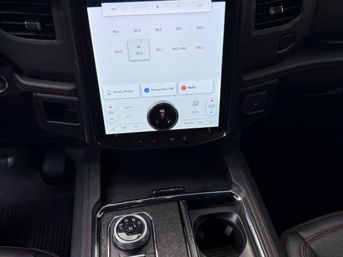 Used 2022 Ford Expedition Max Limited image 10