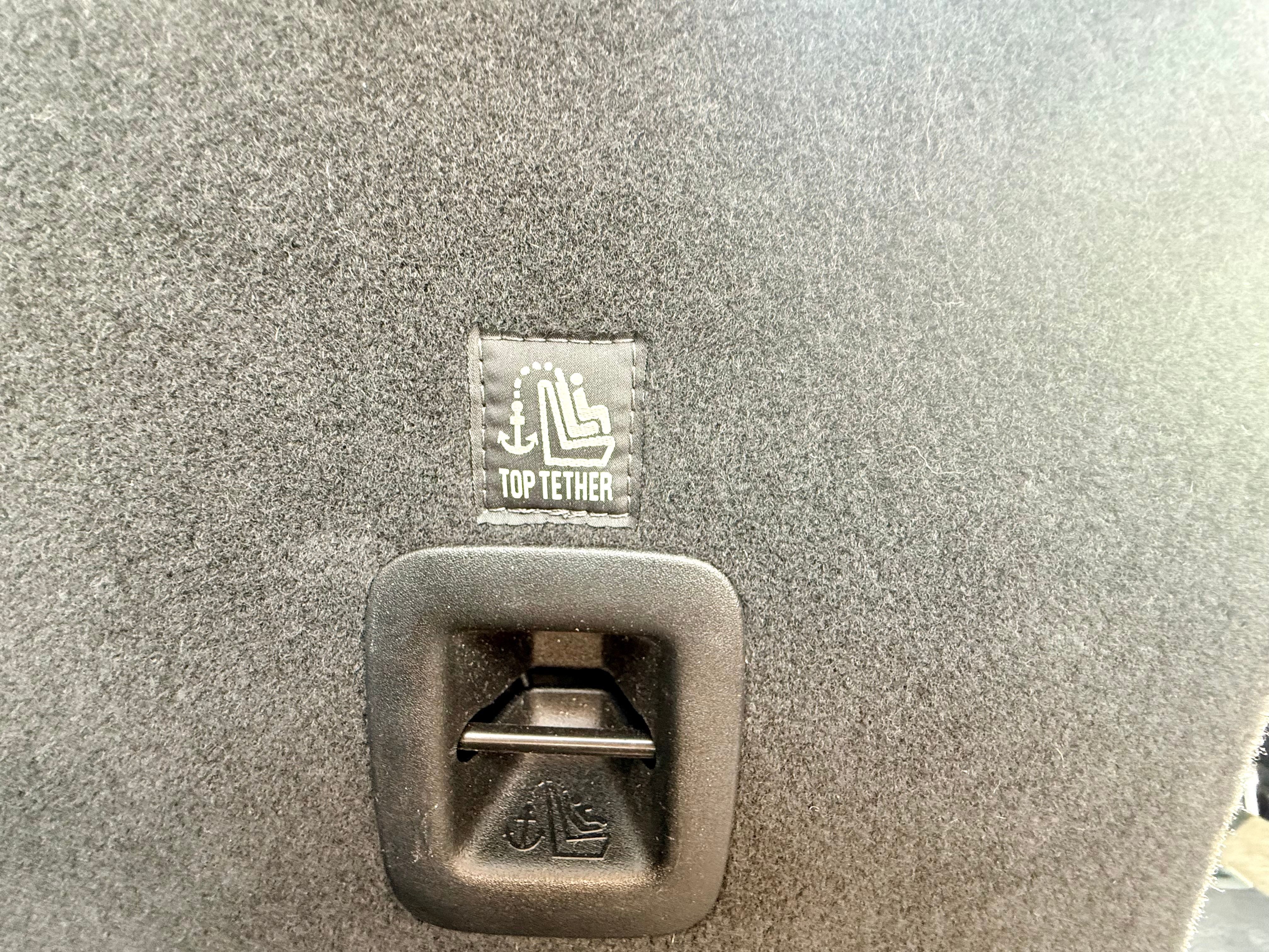 Used 2018 Jeep Wrangler Unlimited Sahara AWD/4WD image 12