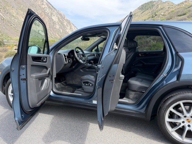Used 2019 Porsche Cayenne AWD/4WD image 5