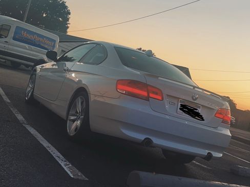 Used 2010 BMW 335i xDrive Coupe image 5