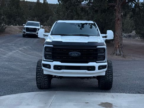 Used 2023 Ford F350 Platinum w/ FX4 Off-Road Package image 8