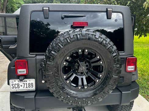 Used 2013 Jeep Wrangler Unlimited Sport image 11