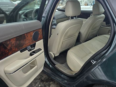 Used 2011 Jaguar XJ image 11