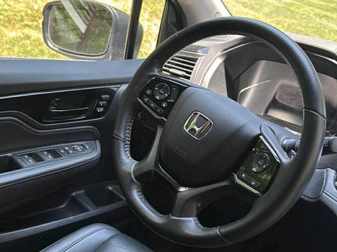 Used 2023 Honda Odyssey Touring image 5