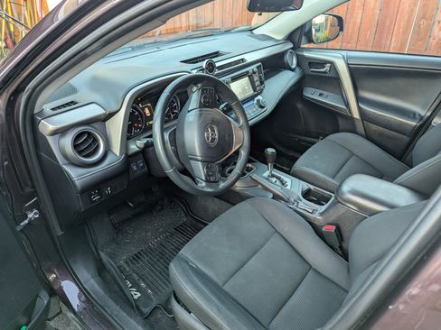 Used 2016 Toyota RAV4 XLE image 8