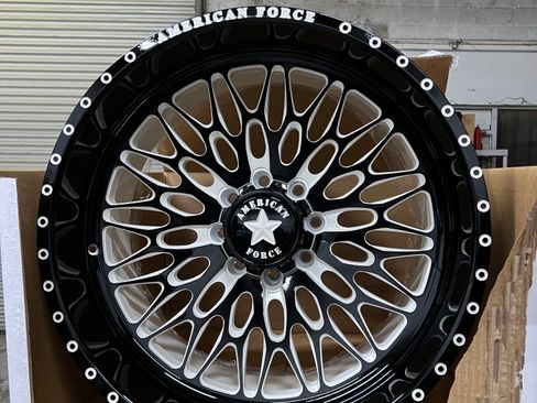 Used 2024 Ford F250 Limited w/ FX4 Off-Road Package image 18