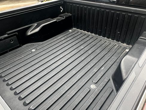 Used 2018 Toyota Tacoma TRD Off-Road w/ Technology Package image 8