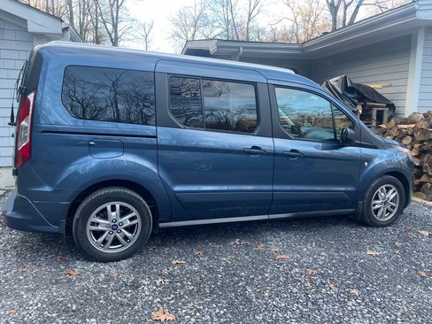 Used 2020 Ford Transit Connect XLT w/ Trailer Tow Package image 5