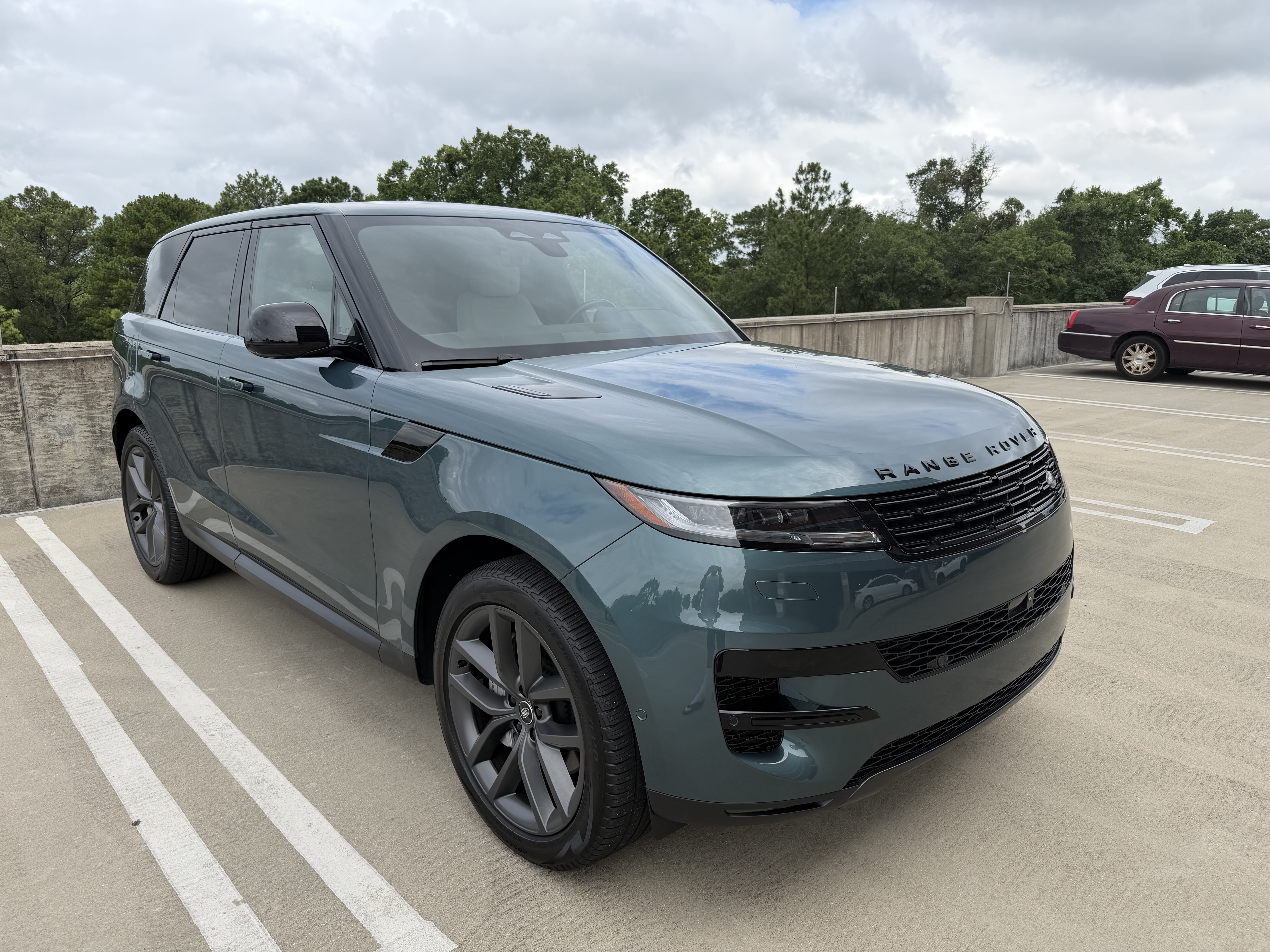Used 2025 Land Rover Range Rover Sport SE AWD/4WD image 5