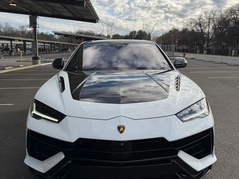 Used 2023 Lamborghini Urus Performante image 2