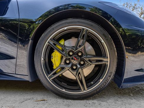 Used 2022 Chevrolet Corvette Stingray Premium Conv w/ Z51 Performance Package image 24