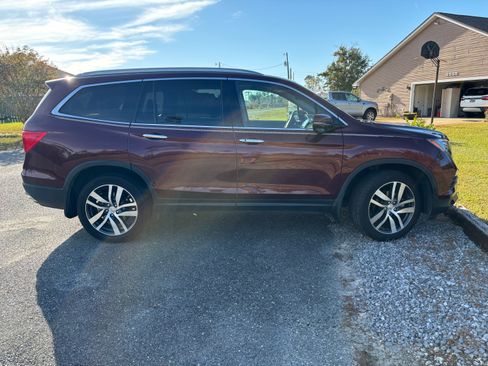 Used 2018 Honda Pilot Touring image 4
