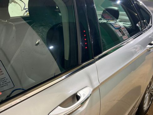 Used 2016 Ford Fusion Titanium FWD image 2