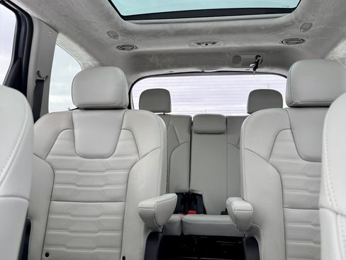 Used 2024 Kia Telluride SX Prestige w/ Towing Package image 15