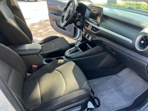 Used 2020 Kia Forte LXS image 4
