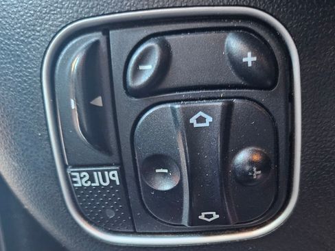 Used 2009 Mercedes-Benz SL 550 SL 550 Roadster 2D image 26