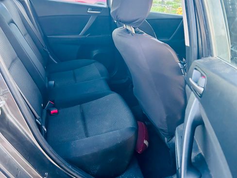 Used 2013 MAZDA MAZDA3 i Touring w/ Preferred Equipment Pkg image 5