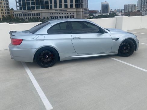 Used 2011 BMW M3 Convertible image 2