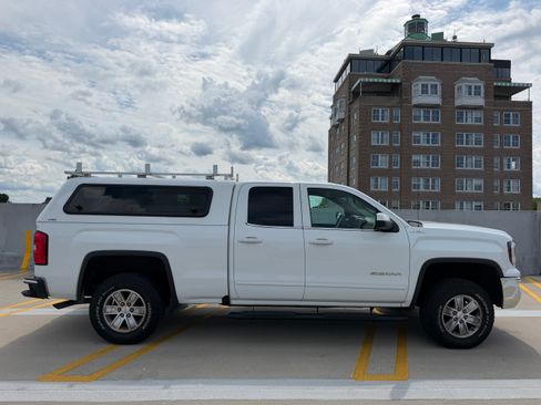 Used 2019 GMC Sierra 1500 SLE w/ SLE Value Package AWD/4WD image 5
