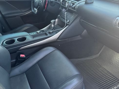 Used 2016 Lexus IS 300 AWD image 13